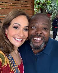 Que manhã incrível no @edecasa! 🏡✨ Recebemos convidados especiais, falamos  sobre saúde, culinária e, claro, tivemos aquele papo divertido sobre os  bastidores de Mania de Você. Amamos quando a casa está cheia