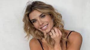 Maybe you would like to learn more about one of these? Elisabetta Canalis Lei Rende Gia Bello L Inizio Di 2021 Foto