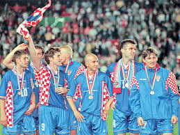 ينتظر متابعي كأس العالم مباراة نصف النهائي بين منتخب إنجلترا ومنتخب كرواتيا ضمن بطولة كأس. Ø¬Ø±ÙŠØ¯Ø© Ø§Ù„Ø¬Ø±ÙŠØ¯Ø© Ø§Ù„ÙƒÙˆÙŠØªÙŠØ© Ø£ÙŠÙ† Ø£ØµØ¨Ø­ Ø¬ÙŠÙ„ ÙƒØ±ÙˆØ§ØªÙŠØ§ 1998