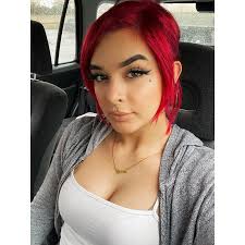 Clarice Whitney's Instagram, Twitter & Facebook