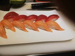 Per chef hiro realizzare un piatto significa creare un'opera d'arte, ispirato da 5.000 posti a sedere con 300 chef e 1.000 dipendenti, il più grande ristorante cinese del mondo. Galleria Hiro Sushi Ristorante Giapponese A Quarrata