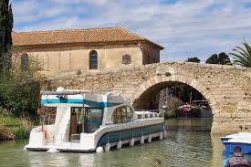 Maybe you would like to learn more about one of these? Location De Bateau Sur Le Canal Du Midi Nicols