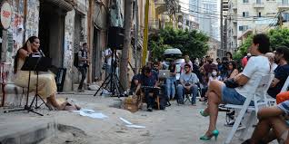 Definition, rechtschreibung, synonyme und grammatik von 'vorhang' auf duden online nachschlagen. Theaterszene In Beirut Vorhang Zu Strasse Auf Taz De