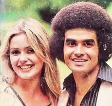 Miss Puerto Rico 1978, Ada Perkins, junto al cantante Wilkins