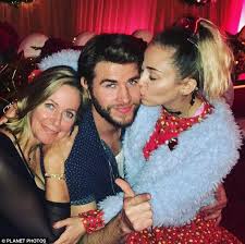 It was released on april 25, 1995, by loud records. Liam Hemsworth Shares Adorable Snap Of Himself With Mother Leonie And Miley Cyrus Daily Mail Online