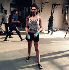 Fitness Queen Of Bollywood Deepika Padukone Gym Workout Session Hd Pics For Wallpapers And Image Deepika Padukone Hot Deepika Padukone Style Bollywood Fashion