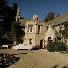 Da sie das haus zu lebzeiten verkaufen möchten, verkaufen sie das haus an ihren sohn. Verkauft Playboy Mansion Ist Teuerstes Haus In Los Angeles Manager Magazin