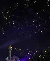 Just Stop Your Crying It S A Sign Of The Times Meme Pin By Jen Jordan On Harry Edward Styles Harry Styles Concert Harry Styles Live Harry Styles