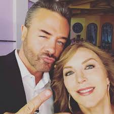 Grandes actores!° ¿Cuál de las novelas de Sergio Sendel y Laura Flores  recuerdas?