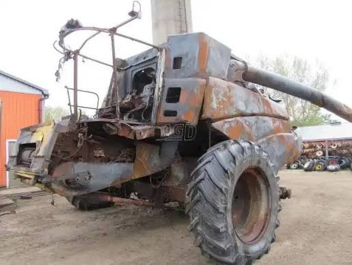 New Holland CR9040 Combine