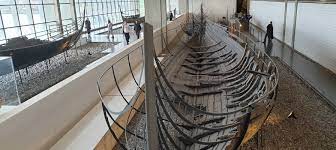 Separados durante 1.000 años, dos guerreros vikingos de una misma familia fueron reunidos el pasado miércoles (09.06.2021) en el museo nacional de dinamarca en copenhague, un. Museo De Barcos Vikingos De Roskilde Como Es Fotos Y Horarios