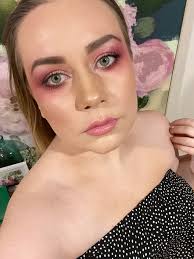 I'm super glad that cream blush is so big now because I was getting sick of  dabbing lippy