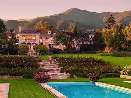 Santa Barbara Calif I Can Dream Right How Beautiful Life Would Be If I Could Live Like That E Mediterranean Style Homes Mediterranean Homes House Styles