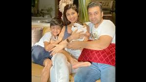 Already six days old, samisha shetty kundra was born via surrogacy on february 15, 2020. Shilpa Shetty Shares New Picture With Her Daughter Samisha Shetty Filmibeat