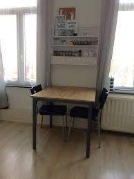 Table Ikea Melltorp Grise Hack Plateau Remplace Par Planche En Bois Chaises Ikea Herman Etagere Dining Table Diy Furniture Bedroom Glass Top Dining Table