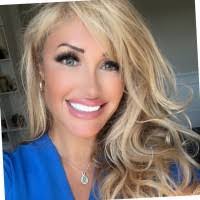 Lisa Barrentine's Instagram, Twitter & Facebook