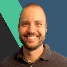 Der Vue's Instagram, Twitter & Facebook