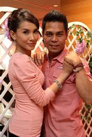 Sebelum ini, anak gadis fauzi nawawi pernah mencuri tumpuan kerana mendapat keputusan cemerlang dalam pelajaran. Fauzi Nawawi Rasa Bangga Dikaitkan Dengan Ramai Wanita Hiburan Mstar