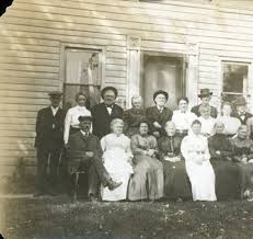 Miller Family In Front Of The Peter Miller House C 1910 Avon Lake Avon Lake Avon Lake Miller Homes Avon