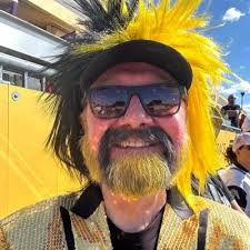 Dennis Costello (@Denno132)