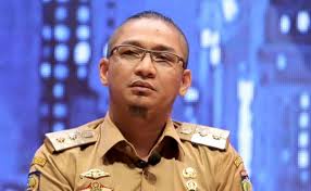 Pasha ungu tidak mau ambil pusing terhadap kelompok masyarakat tertentu yang sengaja memperkeruh suasana agar warga tidak mempercayai kinerjanya selama ini. Jelang Jabatan Wakil Walikota Berakhir Ini Yang Dilakukan Pasha Ungu Bersama Grup Vokal Palu Fajar