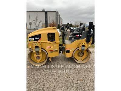 Caterpillar CB34 Smooth Drum Roller