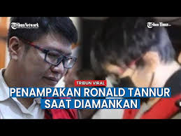 Hanya Kenakan Kaos dan Sandal Jepit, Ronald Tannur Kini Kembali Ditangkap