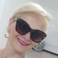 Carmen Salinas (@rousabud)