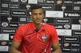 Luan, otero (mateus vital ou gustavo silva) e cauê. Feliz Com Estreia Goleiro Lucas Celebra Espaco No Atletico Go Sensacao Indescritivel Atletico Go Ge