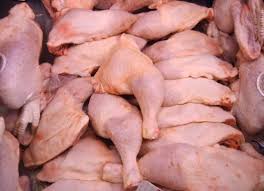 LIBERTÉ 6 : LA VIANDE IMPROPRE ÉTAIT DESTINÉE À LA VENTE. Un charretier  surpris en train de dép€cer un bœuf en état de putréfaction. (Libération)