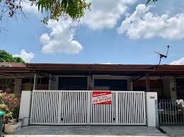 Taman ria is a very small residential area located near plentong and permas jaya, johor, malaysia. Calvin Fong Put Up Banner At Taman Ria Jaya Lrg Bunga Facebook