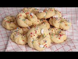 Italian easter sweet bread recipe laura vitale laura 2. 8 Italian Easter Cookies Episode 1243 Youtube Italian Easter Cookies Easter Cookie Recipes Italian Easter Recipes