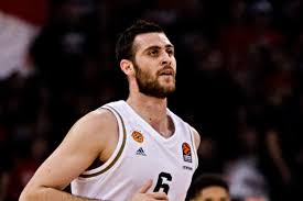 Born july 3, 1997) is a greek professional basketball player for panathinaikos of the greek basket league and the euroleague.born in marousi, athens, greece, he is a 7 ft 2 3 ⁄ 4 in (2.20 m) tall center, with a 7 ft 6 in (2.29 m) wingspan. Adynatise Kai Metamorfw8hke O Papagiannhs Pic Ola Prasina