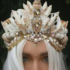 These Mermaid Crowns Are So Gorgeous You Ll Never Want To Wear Anything Else Hair Jewelry Mermaid Crown Seashell Crown