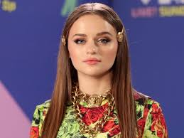 (en) joey king, su tv.com, cbs interactive inc (archiviato dall'url originale il 1º gennaio 2012). Joey King Says It S Not A Mistake That She Chooses A Range Of Roles
