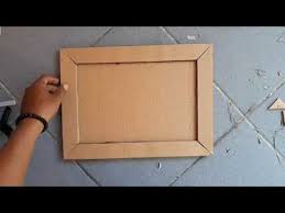 Bosan dengan tampilan figora / bingkai foto di rumah ?, mau yang unik dan bikin sendiri pigora dari barang bekas ? Cara Membuat Bingkai Foto Dari Kardus Bekas Ide Kreatif Dari Kardus Bekas Youtube Bingkai Foto Kerajinan Bingkai Bingkai