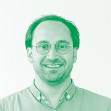 Yves Bielmann als Ajves Marker als Magnus Keller in Nochmals, Charley!  Theater Stans 2020