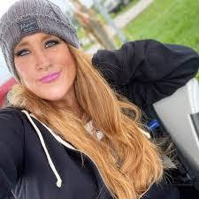 Camille Sexton's Instagram, Twitter & Facebook