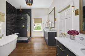 'bath panel tiling is exactly what it says on the tin; 10 Next Level Bathrooms By Top Southern Designers