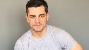 Allan Headley's Instagram, Twitter & Facebook