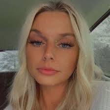 Leslie Caraway's Instagram, Twitter & Facebook