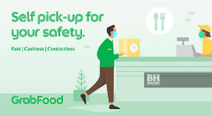 Ia mengeluarkan barang2 dari dalam tas besarnya. Covid 19 Grab Wujud Dua Tabung Khas Bantu Pemandu Dan Penghantarnya