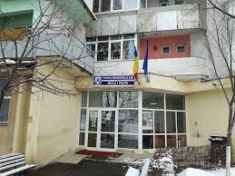 Parcare de bizon, in fata la sectia 3. Soc Politisti Ieseni Atacati De Trei Indivizi Chiar In Sectie Procurorii I Au Lasat In Libertate