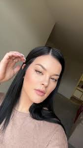 Leslie Bearden's Instagram, Twitter & Facebook