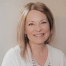 Julie Boak's Instagram, Twitter & Facebook