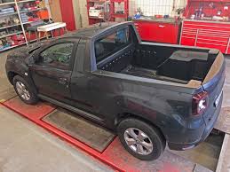 Disponible uniquement en diesel avec quatre roues motrices, le véhicule coûte un peu plus de 20 000 € hors taxes. Aktuelles Taubenreuther Gmbh