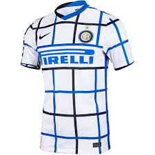 De entrada, este nuevo jersey contará con su nuevo escudo, el cual es una versión estilizada y más minimalista con respecto al anterior. Inter Milan 2021 Jersey