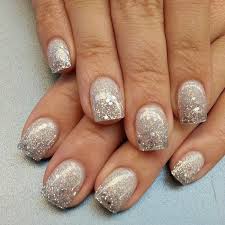 Fantastische Nageldesigns Mit Glitzer Nagellack Archzine Net Nageldesign Glitzer Neujahrsnagel Glitzer Nagellack