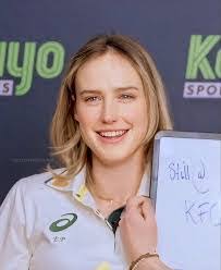 Cassy Pennington's Instagram, Twitter & Facebook