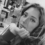 Marissa Stapleton's Instagram, Twitter & Facebook